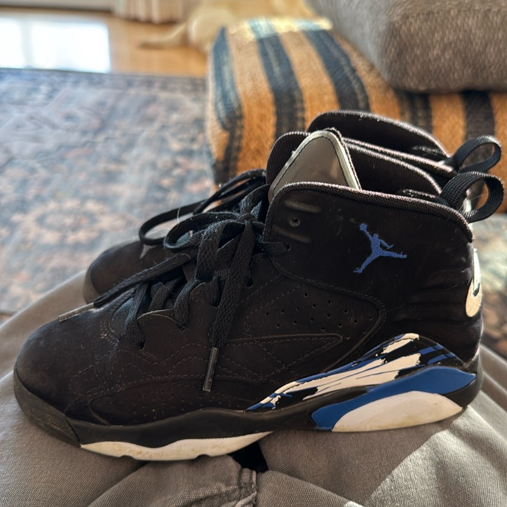 Kids Jordan’s size 2y excellent condition